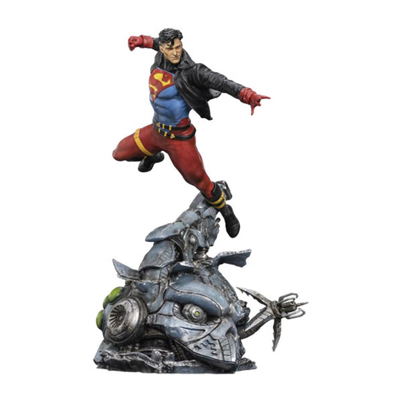 DC Comics - Superboy 1:10 Scale Statue