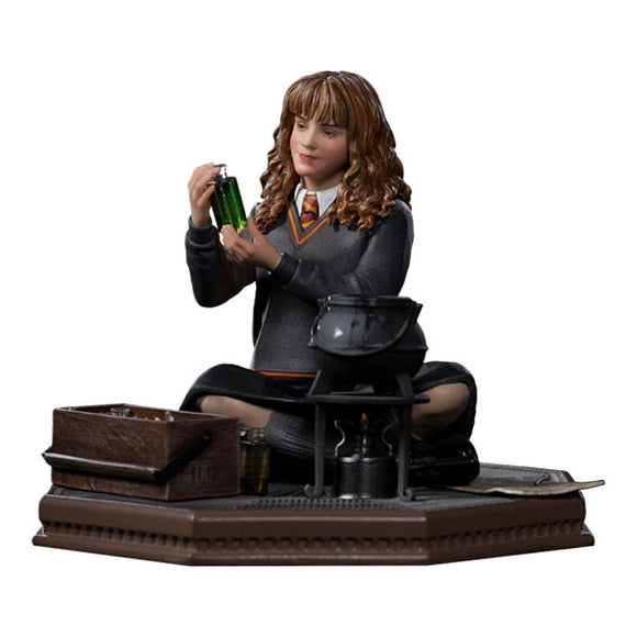 Harry Potter - Hermione with Polyjuice 1:10 Scale Statue