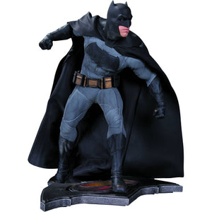 Batman v Superman: Dawn of Justice - Batman 14" Statue