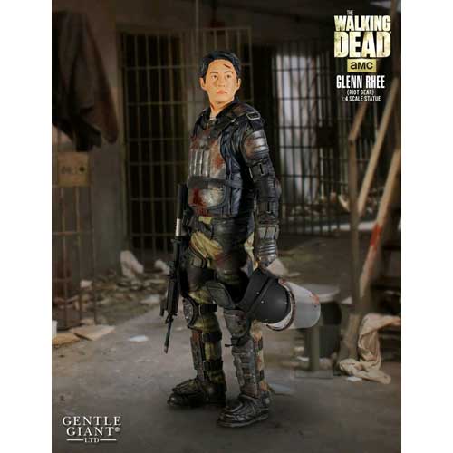 The Walking Dead - Glenn in Riot Gear 1:4 Scale Statue