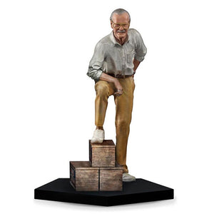 Stan Lee - 1:10 Scale Statue