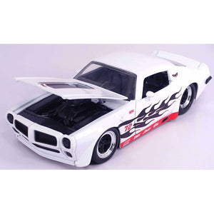 Big Time Muscle - Pontiac Firebird 1972 White 1:24 Scale Die-Cast Vehicle